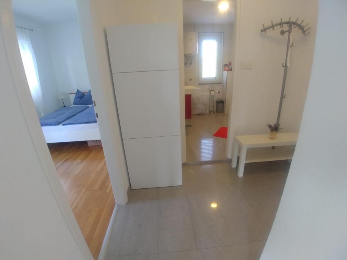 דירות מדולין Lana Apartman מראה חיצוני תמונה