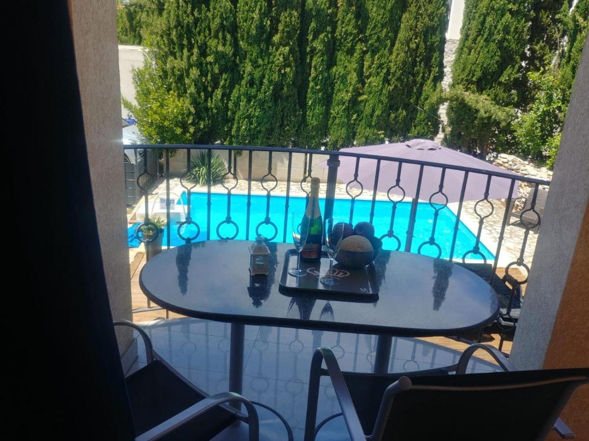 דירות מדולין Lana Apartman מראה חיצוני תמונה