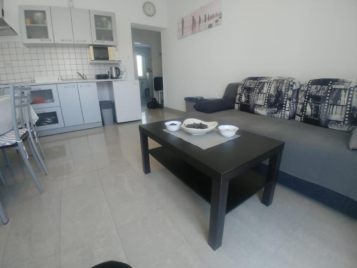 דירות מדולין Lana Apartman מראה חיצוני תמונה