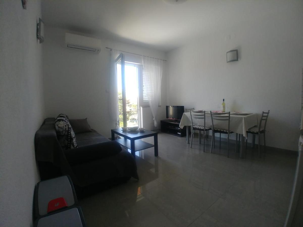 דירות מדולין Lana Apartman מראה חיצוני תמונה